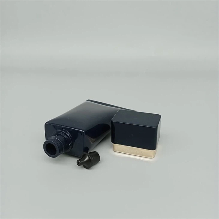 Plastic Squeeze Tubes With Caps